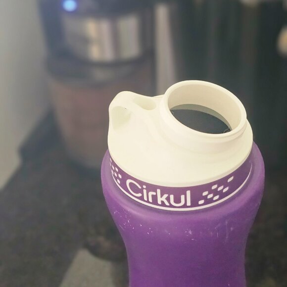 Cirkul Purple Insulated Water Bottle & Comfort Grip Lid 22 oz - Picture 3 of 3